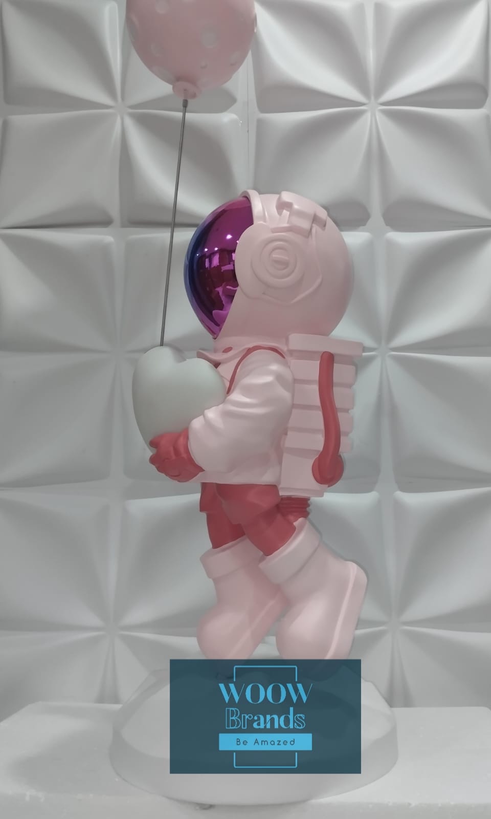 ASTRONAUTA ROSA CON BASE DE LUNA CON LUZ CORAZON Y GLOBO