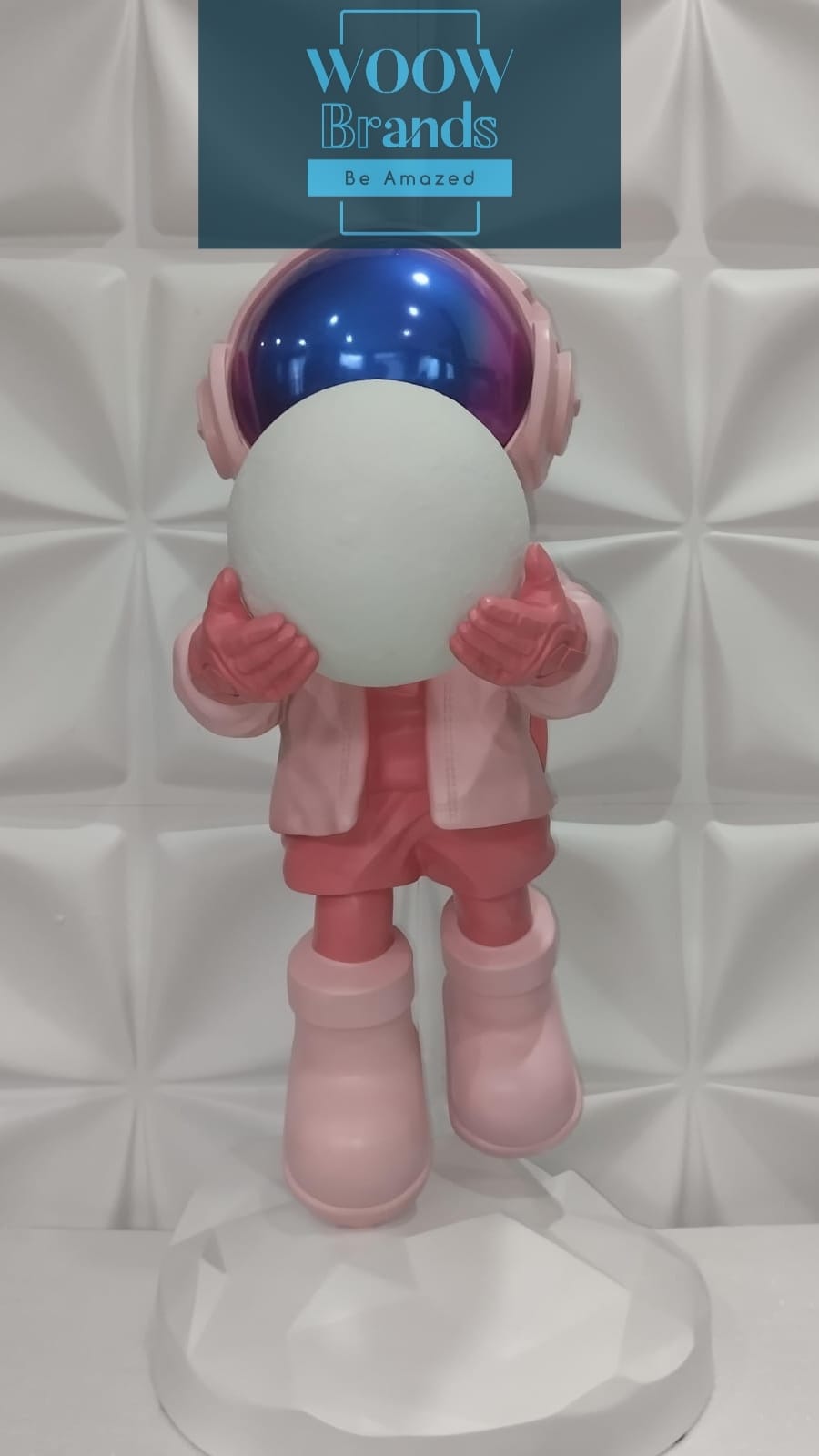 ASTRONAUTA ROSA CON BASE LUNAR, LUNA LED DE COLORES Y BOCINA BLUETOOTH