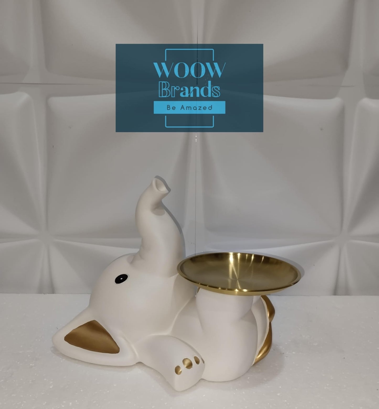 ELEFANTE BEIGE CON CHAROLA DORADA